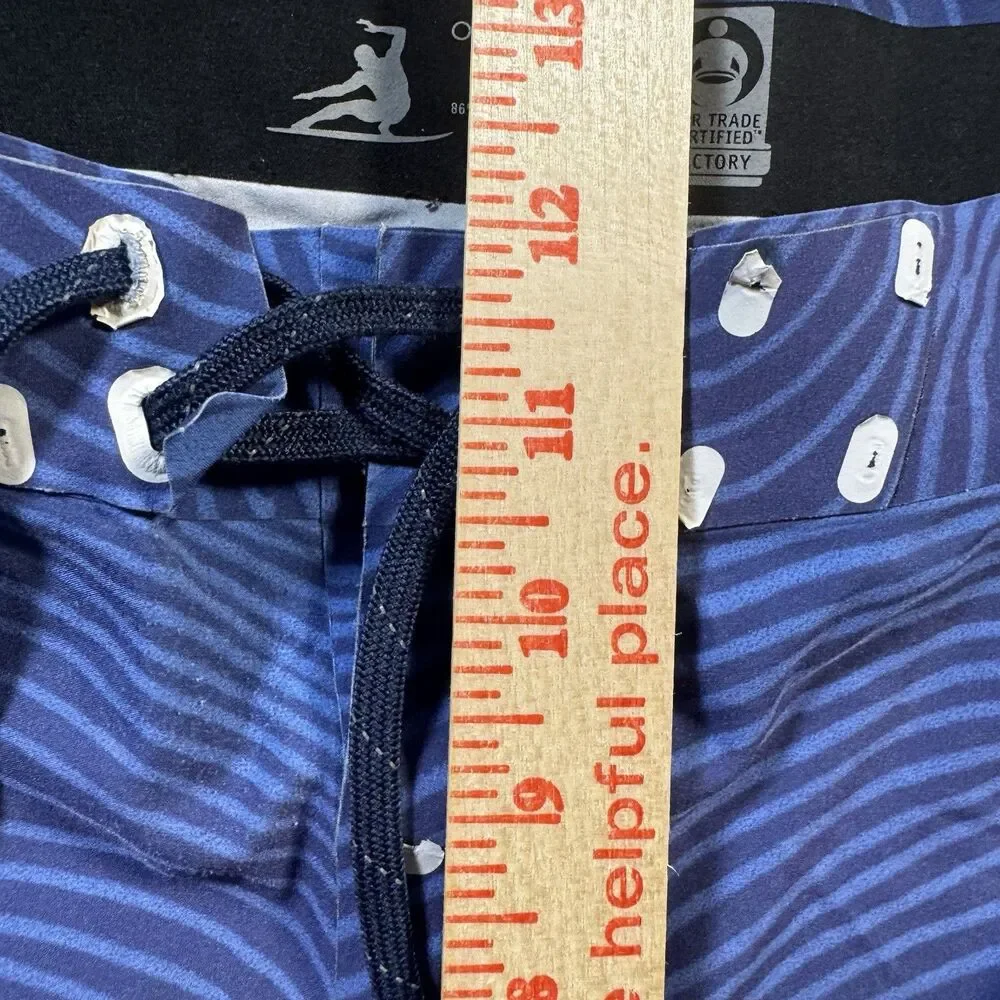 Outerknown Board Shorts Men’s 33 x 9 Blue Striped Stretch Skate Surfwear Beach